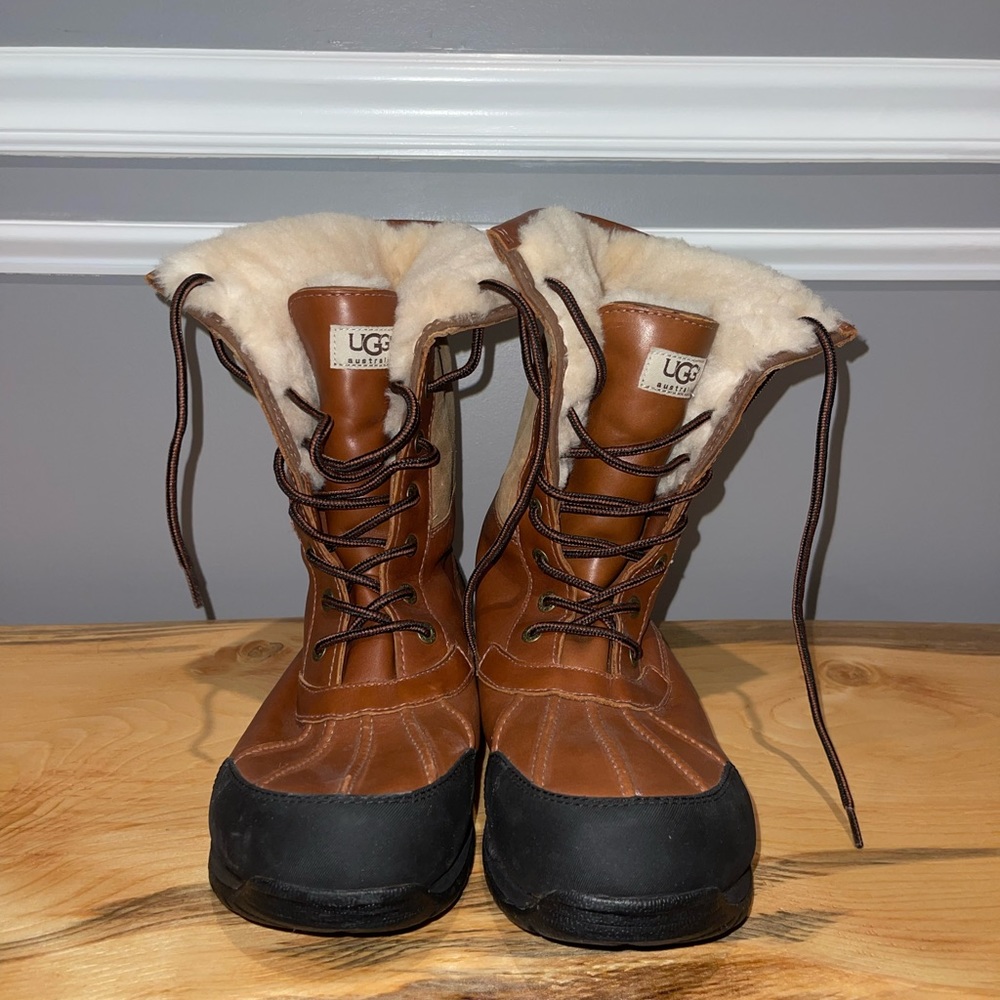 Men’s Ugg Snow boots size 13